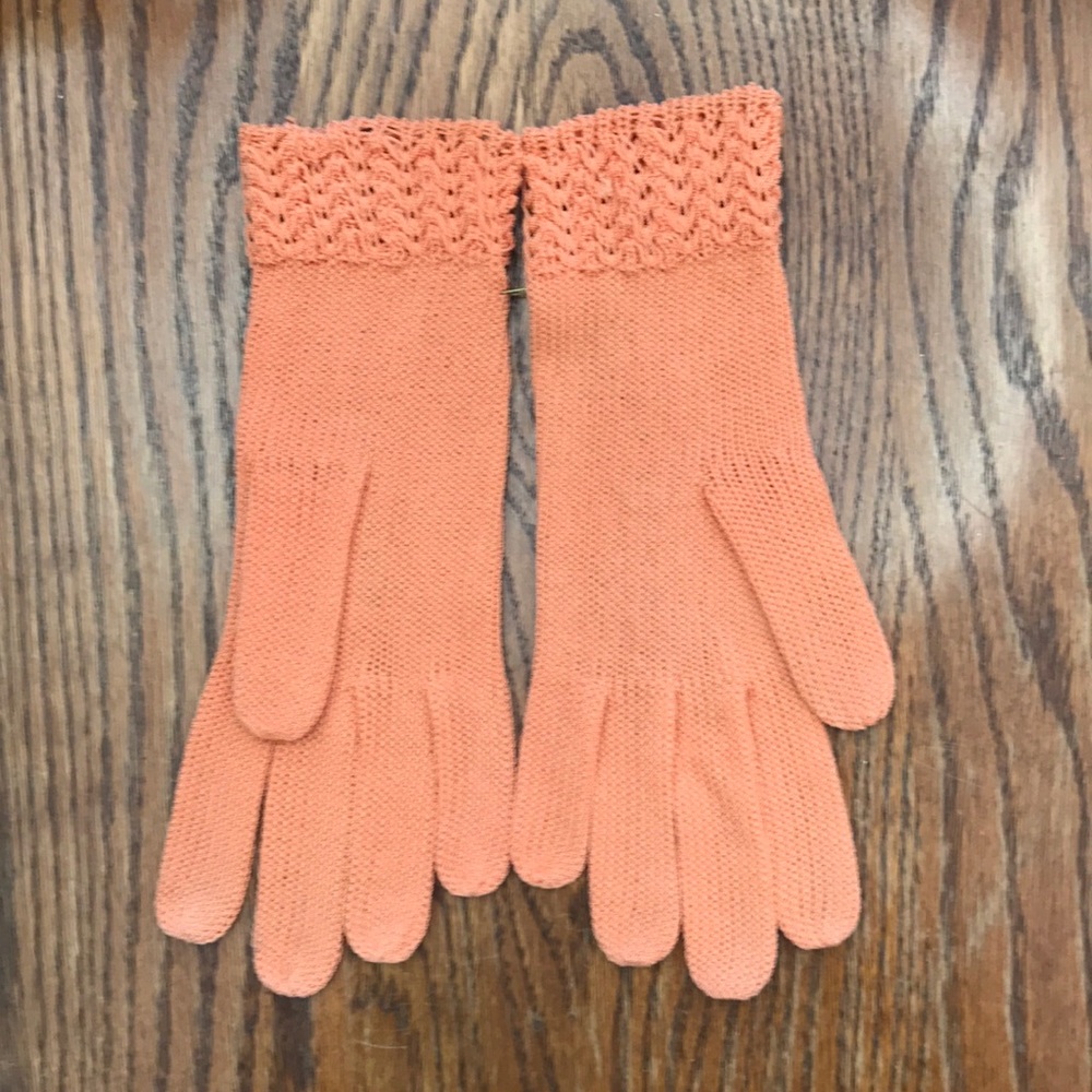 Vintage knitted gloves